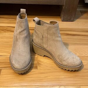 Women’s Tan Ankle Boots